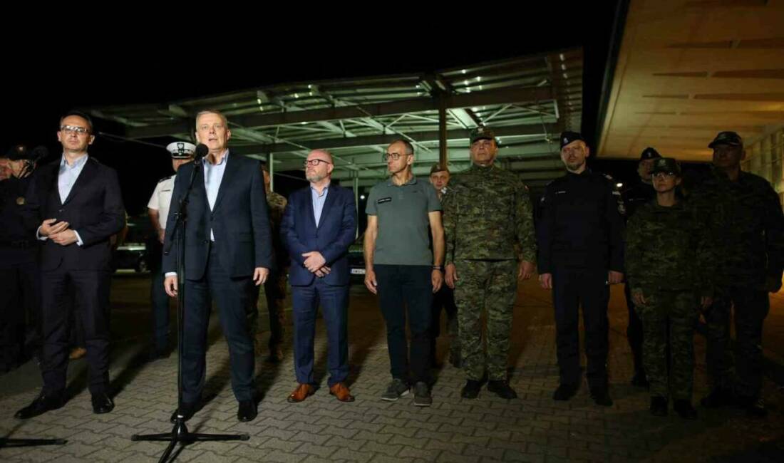 Polonya ülkeye yasa dışı girişleri önleme gerekçesiyle Almanya ve Litvanya