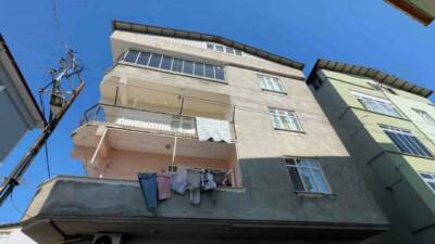 Samsun’da 3. katındaki evlerinin penceresinden düşen 4 yaşındaki çocuk, ağır