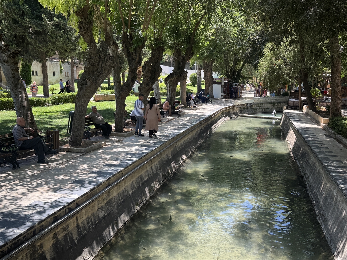ŞANLIURFA (AA) – Şanlıurfa’da etkili olan sıcak hava hayatı olumsuz