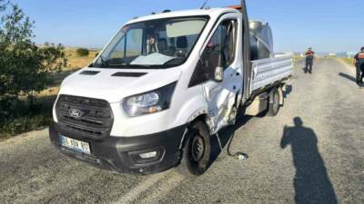 Yozgat’ın Sarıkaya ilçesinde kamyonet ile hafif ticari aracın çarpıştığı kazada