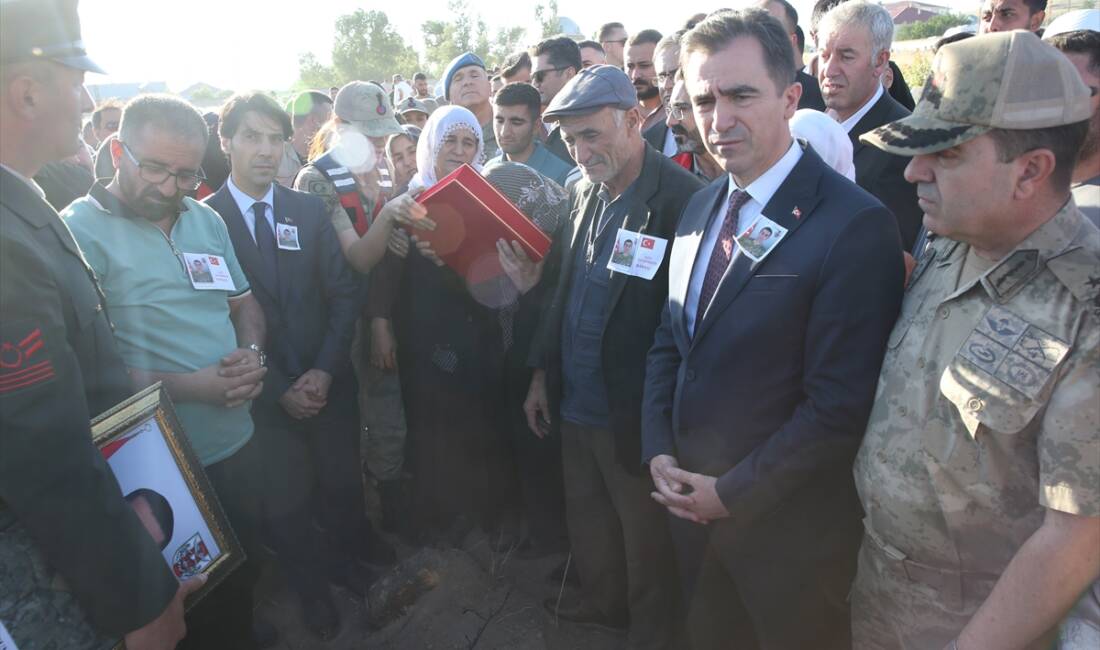 BİTLİS (AA) – Pençe-Kilit Harekatı bölgesinde terör örgütü mensuplarınca kullanılan