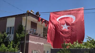 NİĞDE (AA) – Pençe-Kilit Harekat bölgesinde bir mağarada arama tarama