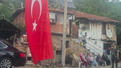 Irak’ın kuzeyindeki Pençe-Kilit Harekatı bölgesinde yürütülen mağara araması faaliyeti esnasında