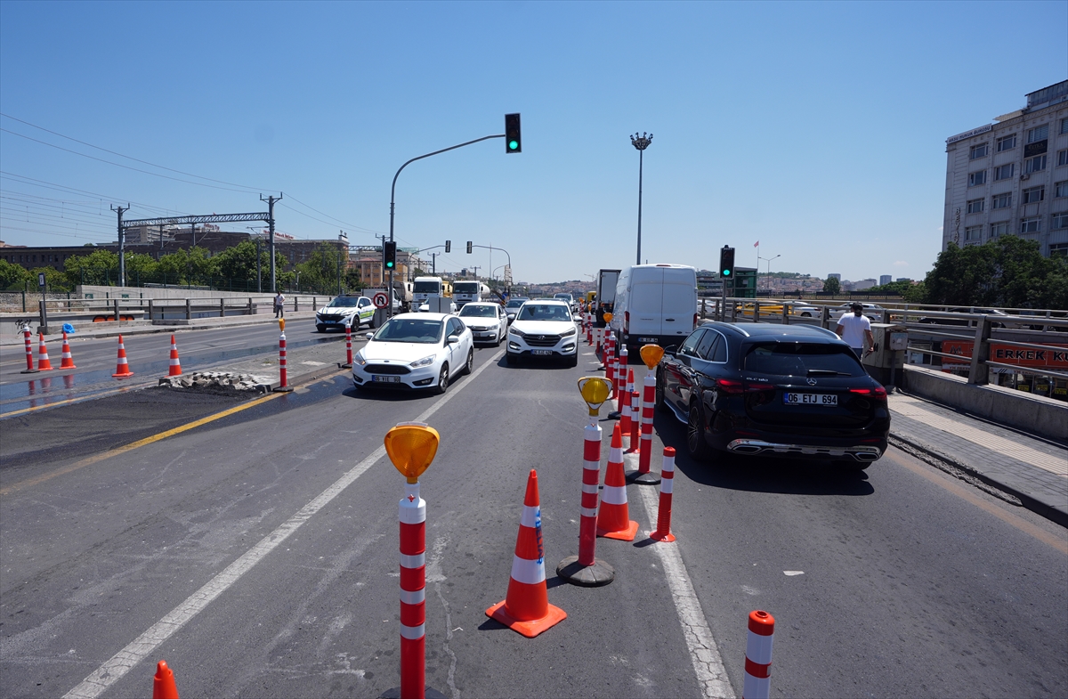 ANKARA (AA) – Ankara Büyükşehir Belediyesince (ABB) Sıhhiye Köprüsü’nde yürütülen