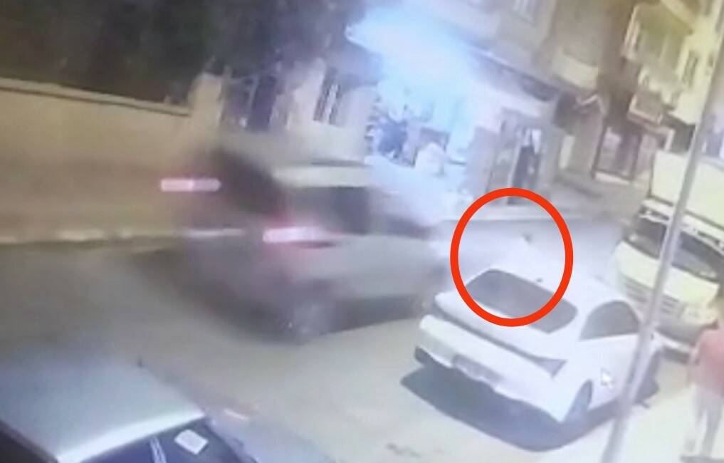 Siirt aniden yola fırlayan 5 yaşındaki çocuğa otomobil çarptı. Kaza