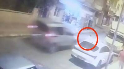 Siirt aniden yola fırlayan 5 yaşındaki çocuğa otomobil çarptı. Kaza