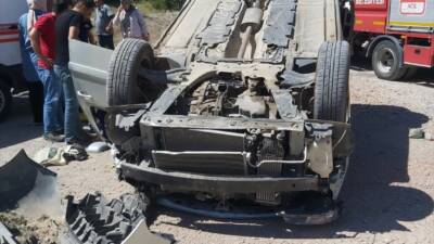 SİNOP (AA) – Sinop’un Boyabat ilçesinde otomobilin devrilmesi sonucu 3