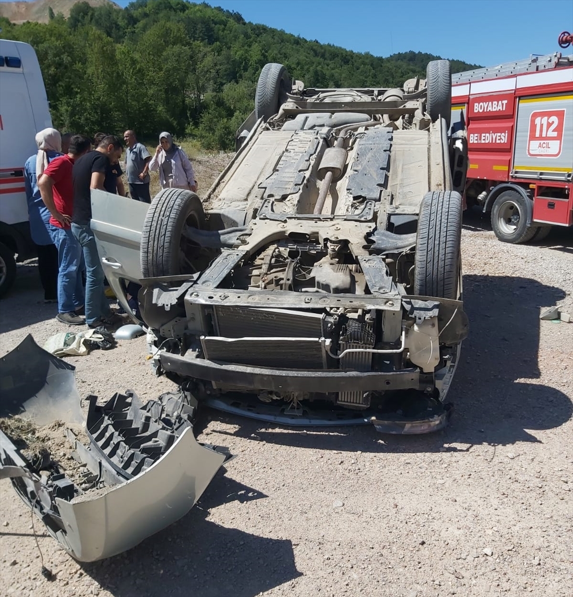 SİNOP (AA) – Sinop’un Boyabat ilçesinde otomobilin devrilmesi sonucu 3