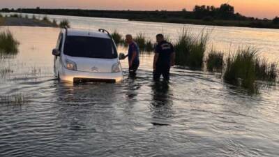 Osmaniye’de ırmak kenarına giden vatandaşlar ırmak sularının yükseldiğini fark edemeyince