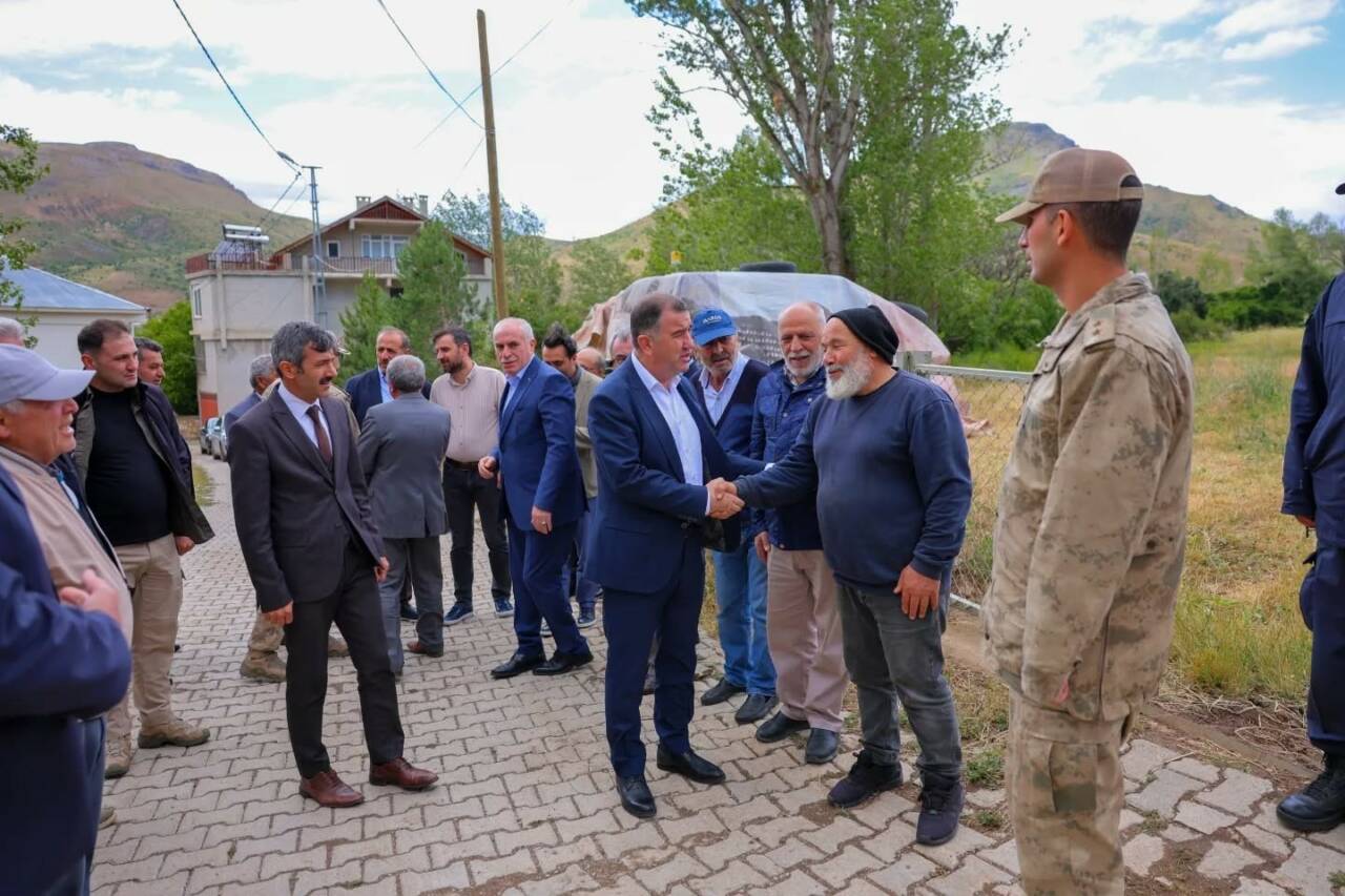 Bayburt Valisi Mustafa Eldivan, Aydıntepe ilçesine bağlı Suludere köyü sakinleriyle