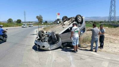 Manavgat’ta direksiyon hakimiyetini kaybederek takla atan ve ardından 50 metre