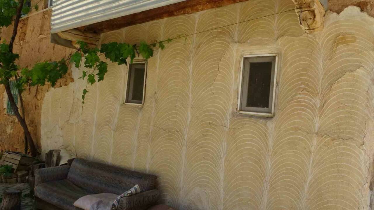 Malatya’nın Arapgir ilçesine bağlı Koru Mahallesi’nde yaşayan kadınlar, yüzyıllardır süregelen