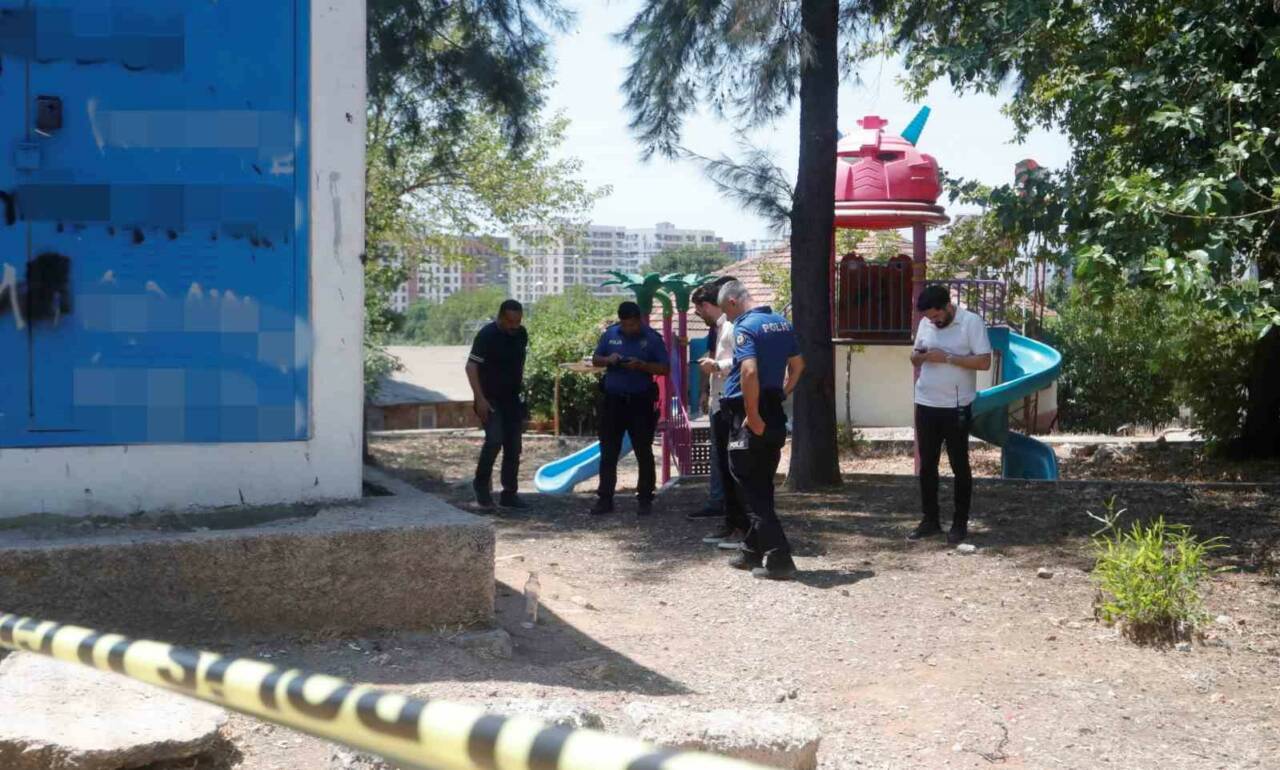 Antalya’da parkta tartıştığı kişiyi bacağından vuran kimliği belirsiz şahıs bir