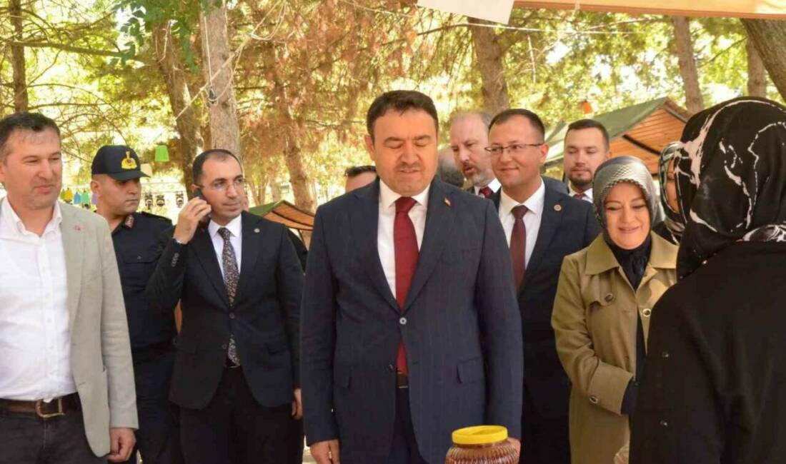Kütahya’nın Tavşanlı ilçesine bağlı Tepecik beldesinde, ilk kez düzenlenen “Şenlikte