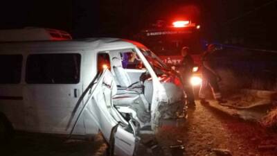 Balıkesir’in Burhaniye ilçesinde meydana gelen tek taraflı trafik kazasında kamyonet