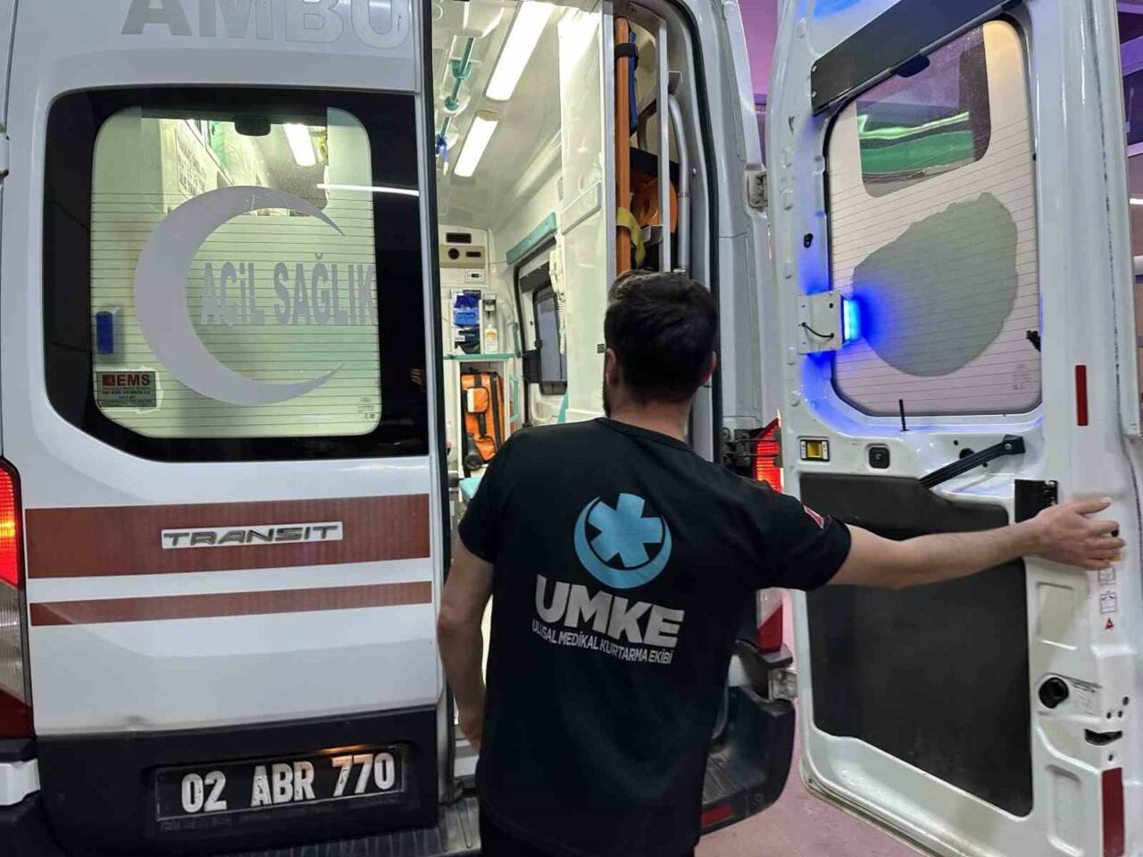 Adıyaman’da, eteğin tekere dolanması sonucu devrilen elektrikli bisikletteki 3 kişi