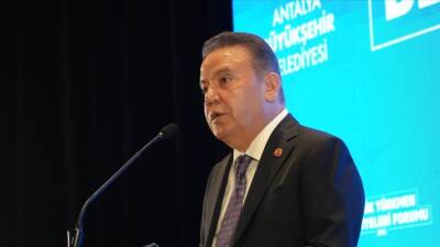 Antalya Cumhuriyet Başsavcılığınca yürütülen "rüşvet" soruşturmasında, Antalya Büyükşehir Belediye Başkanı