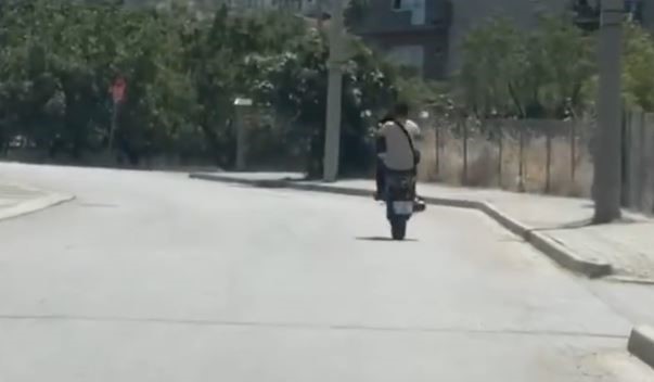 Denizli’de akrobatik hareketler yaparak trafiğe tehlikeye atan motosiklet sürücüsüne, emniyet