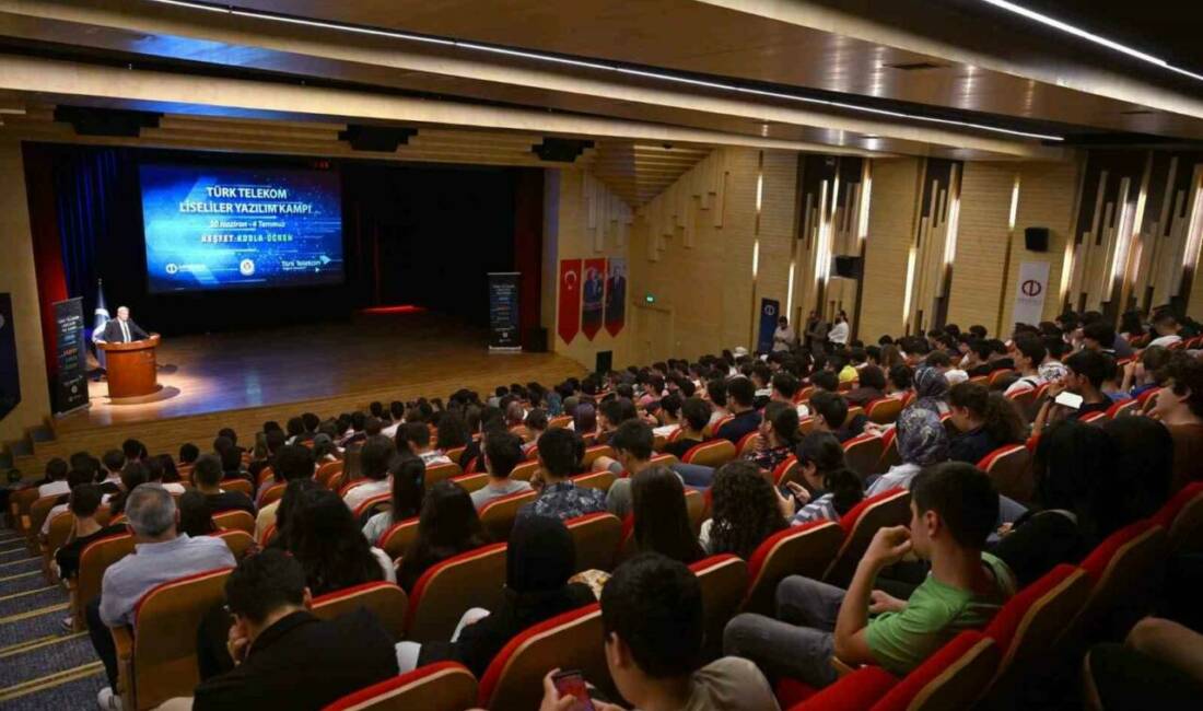 Türk Telekom’un desteğiyle ve Anadolu Üniversitesi ile Anakod Yazılım Akademisi