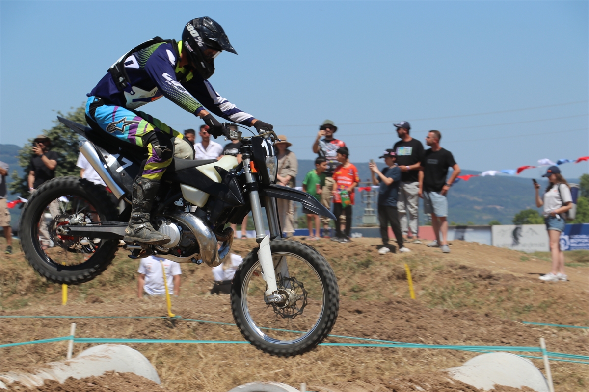 KOCAELİ (AA) – Türkiye Süper Enduro Şampiyonası’nın 2. ayağı, Kocaeli’nin