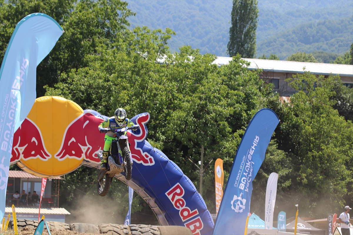 KOCAELİ (AA) – Türkiye Süper Enduro Şampiyonası’nın 2. ayağı, Kocaeli’nin