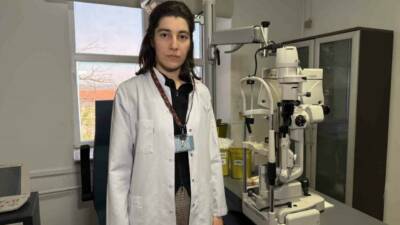 Günümüzde giderek artan ekran bağımlılığının etkili olduğu gözlerde kuruluğa ilişkin