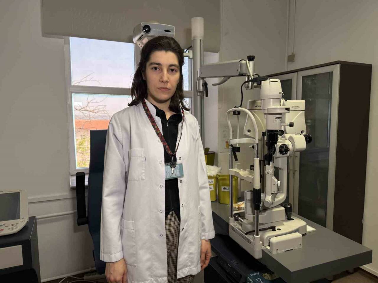 Günümüzde giderek artan ekran bağımlılığının etkili olduğu gözlerde kuruluğa ilişkin