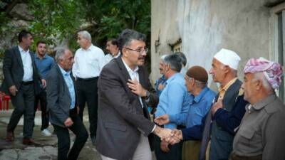 Hakkari Valisi Ali Çelik, Şemdinli ilçesi Beyyurdu köyündeki yol çalışmalarını