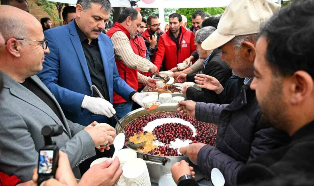 Erzurum Valisi Mustafa Çiftçi, muharrem ayı dolayısıyla Yakutiye Kent Meydanı’nda