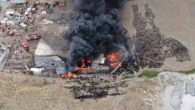 Van’da Hurdacılar Sitesi’nde çıkan yangın paniğe neden oldu. Henüz belirlenemeyen