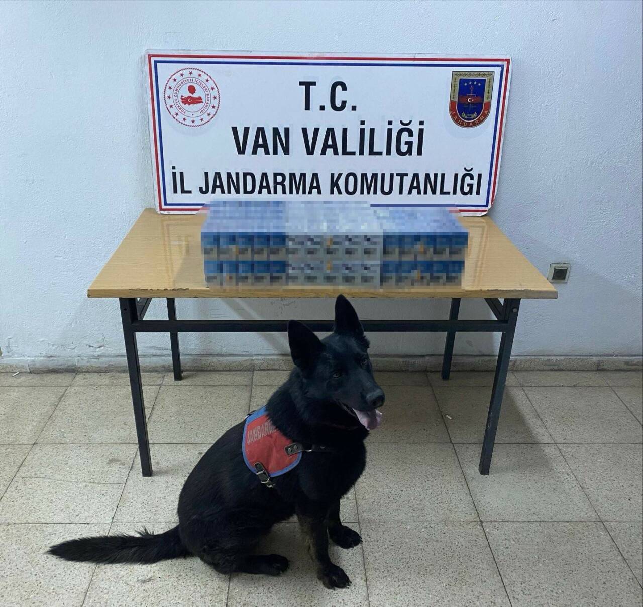 Van’da jandarma ekipleri tarafından düzenlen 8 ayrı operasyonla kaçak sigara