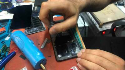 Eskişehir’de sıcaklıkların artmasıyla beraber vatandaşlar bataryalarının bozulması nedeniyle telefoncuların yolunu