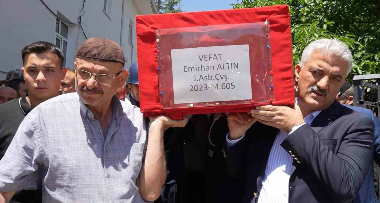 İstanbul’da geçirdiği trafik kazasında hayatını kaybeden 24 yaşındaki Jandarma Astsubay