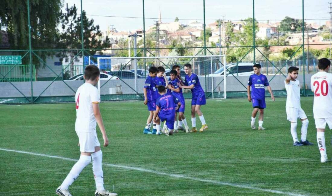 Kayseri U12 Ligi Play-Off final maçında Zeki Akparlar FK U12