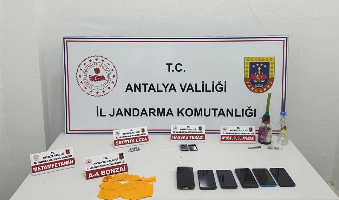 ANTALYA (AA) – Antalya’nın Alanya ve Kepez ilçelerinde düzenlenen uyuşturucu