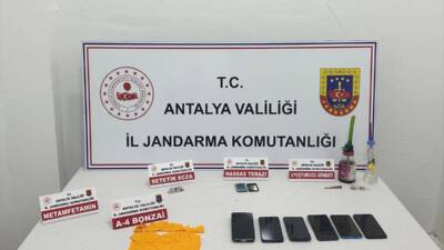 ANTALYA (AA) – Antalya’nın Alanya ve Kepez ilçelerinde düzenlenen uyuşturucu