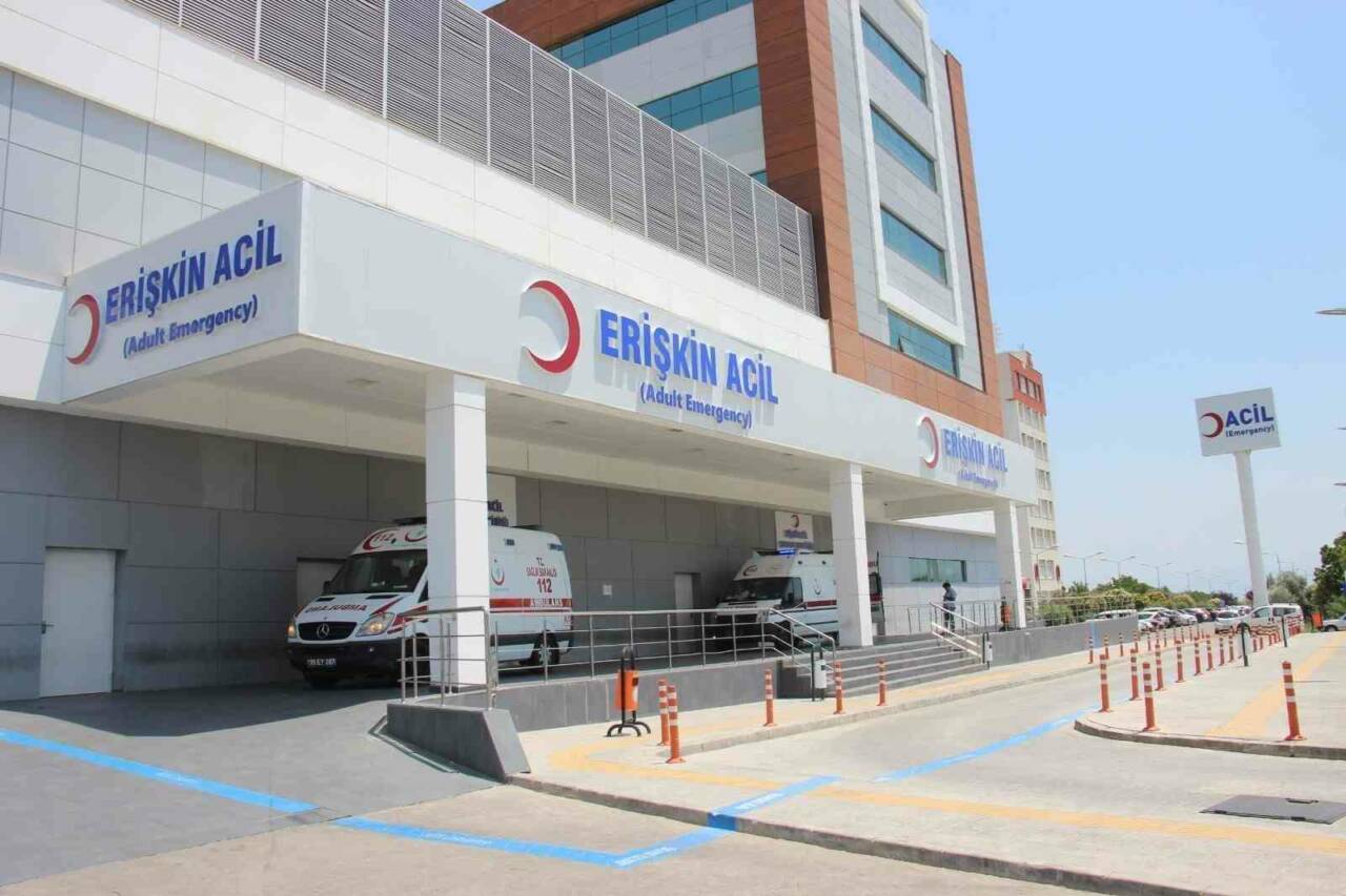 Aydın’ın Efeler ilçesinde iki kişi arasında çıkan kavgada, göğsünden ve