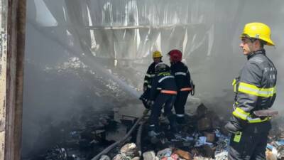 Azerbaycan’ın başkenti Bakü’de bulunan Sederek Alışveriş Merkezi’nin deposunda yerel saatle