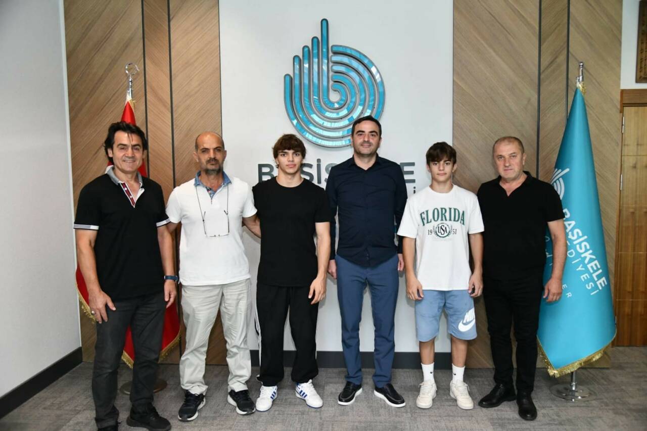 Başiskele Belediye Başkanı Yasin Özlü, sporda Kocaeli’nin gururu olan başarılı