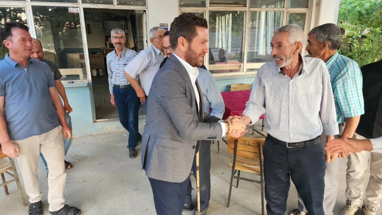 Mahalle ziyaretlerine devam eden Tavas Belediye Başkanı Kadir Tatık, Yahşiler