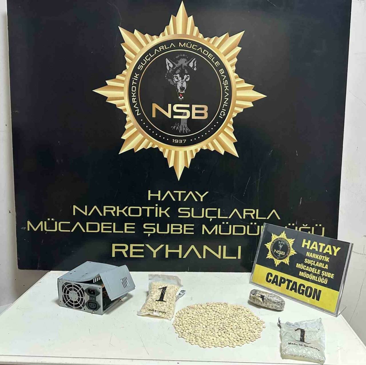 Hatay’da bir şahsın ikametinde yapılan aramada bilgisayar fanı içerisine gizlenmiş