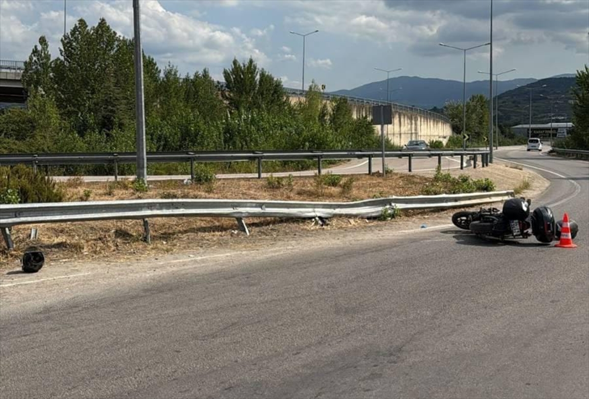 BURSA (AA) – Bursa’nın İnegöl ilçesinde motosikletin bariyere çarpması sonucu