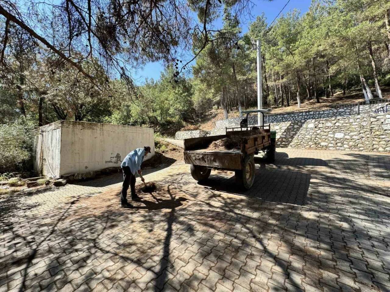 Aydın’da 743 yıldır sürdürülen Dedebağ Keşkek Hayrı öncesinde türbe ve