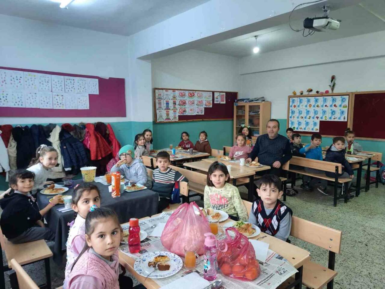 Samsun’da serinlemek için girdiği denizde boğulma tehlikesi geçiren öğretmen, kaldırıldığı