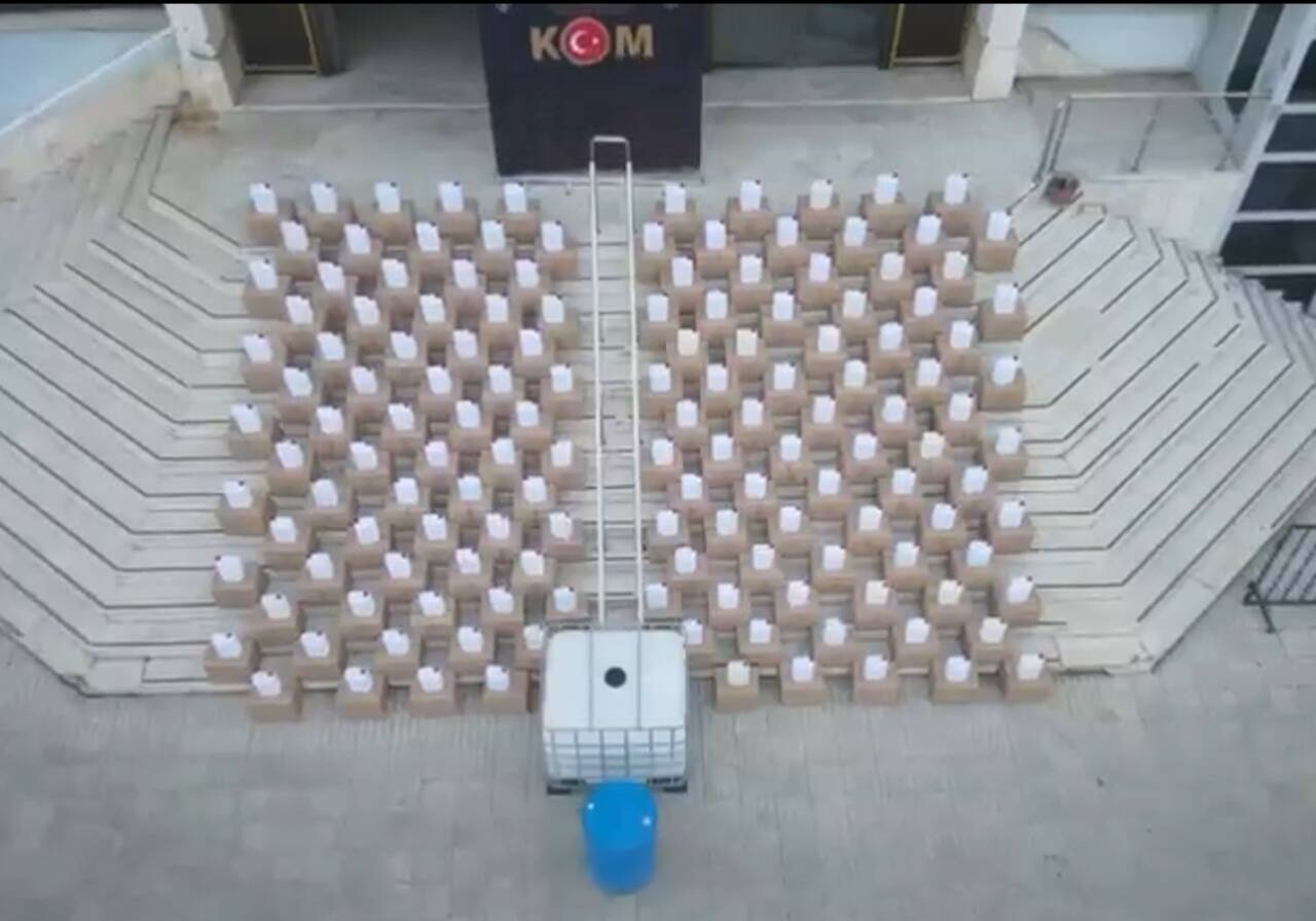 Denizli İl Emniyet Müdürlüğü ekipleri tarafından sahte alkol ticaretinin önlemesine