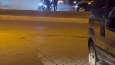 HATAY (İHA) – Hatay’da düğün konvoyunun önüne geçerek kırmızı ışıkta