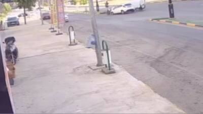 Karabük’te bir otomobilin hafif ticari araçla çarpıştıktan sonra bir apartmanın