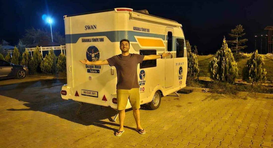Sosyal medyada “Gezgin Hoca Yollarda” adıyla bilinen Servet Doğan, 1