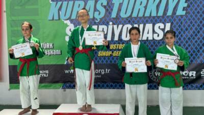 DÜZCE(İHA) – Sinop’ta yapılan Minikler Türkiye Kuraş Şampiyonasında Düzceli sporcular