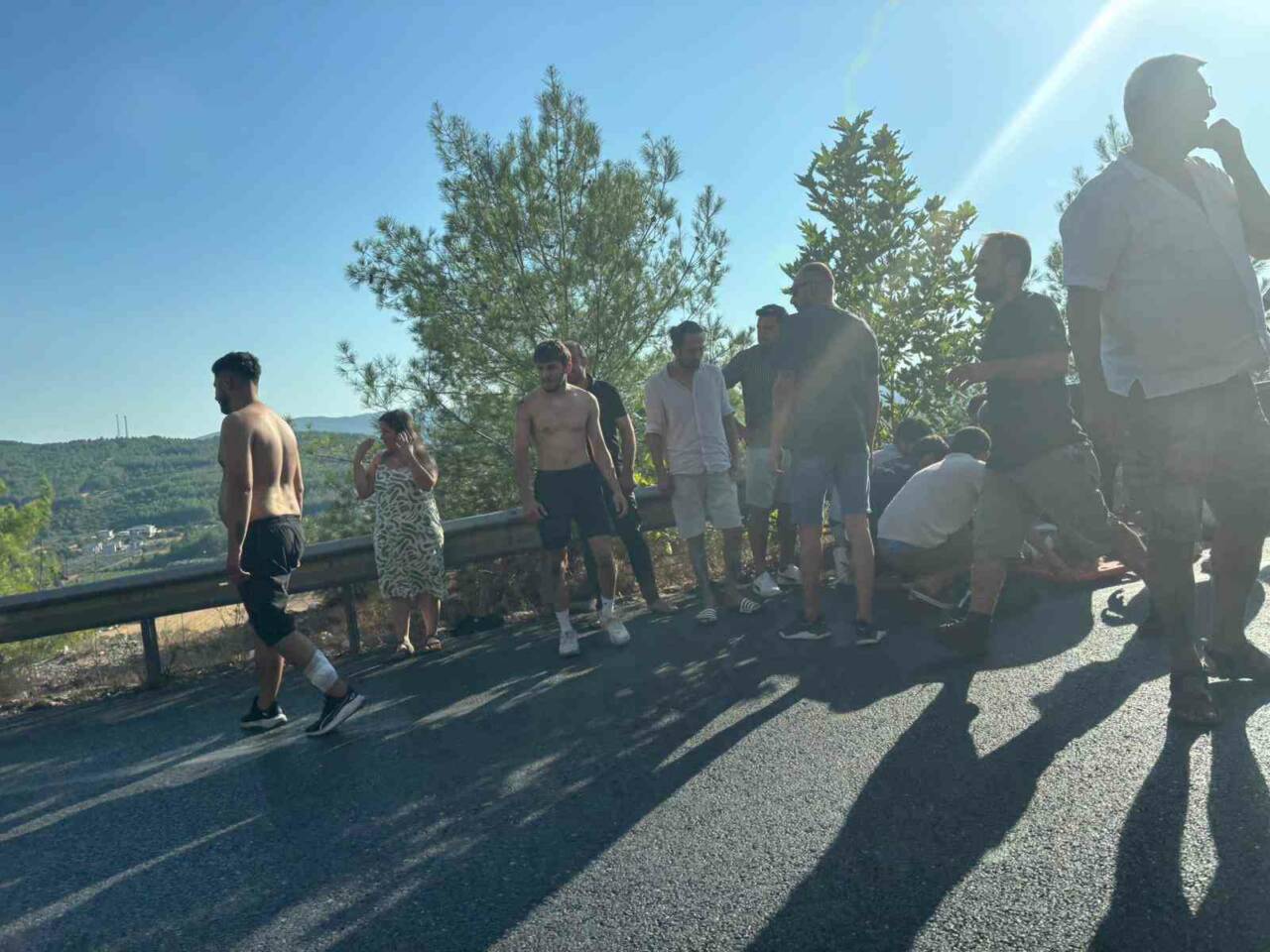 Muğla-Antalya Karayolu’nda meydana gelen zincirleme trafik kazasında 1’i ağır 2